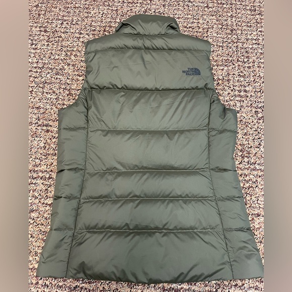 The North Face Olive Green Women’s 550 Puffer Vest, Size Small - Picture 2 of 12